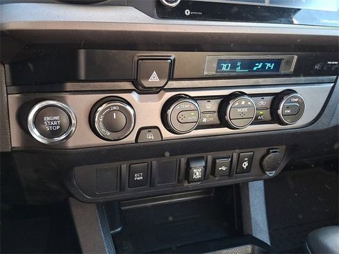 Used 2023 Toyota Tacoma TRD Off-Road image 15