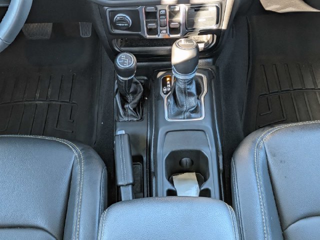Used 2025 Jeep Gladiator Sport AWD/4WD image 17