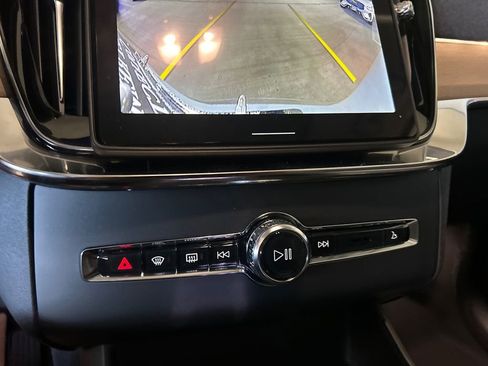 New 2026 Volvo XC90 B6 Plus w/ Protection Package Premier image 19