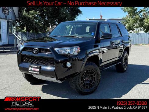 Used 2018 Toyota 4Runner SR5 AWD/4WD image 3