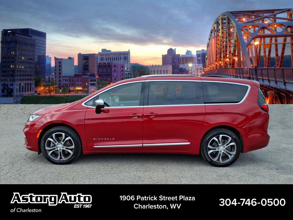 Used 2026 Chrysler Pacifica Pinnacle w/ Trailer Tow Group AWD/4WD image 6