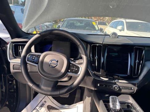 Used 2024 Volvo XC60 T8 Ultimate image 3