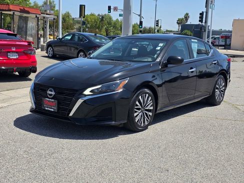 Used 2023 Nissan Altima 2.5 SV FWD image 10
