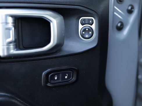 Used 2019 Jeep Wrangler Sport AWD/4WD image 24