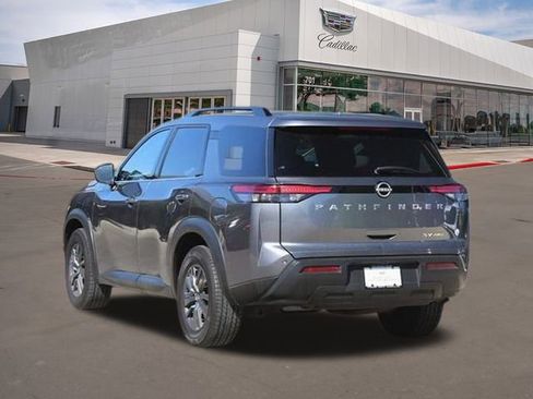 Used 2023 Nissan Pathfinder SV image 4