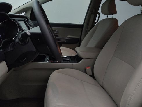 Used 2021 Kia Sedona LX FWD image 17