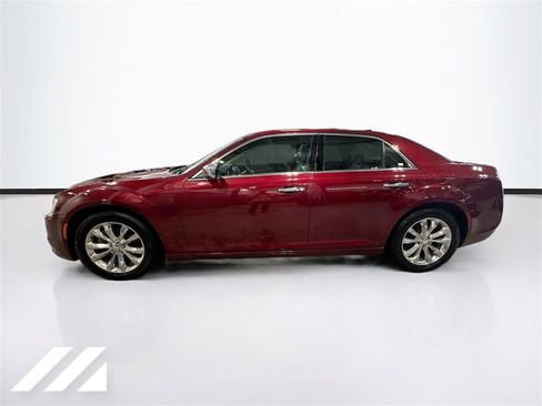 Used 2017 Chrysler 300 C image 8