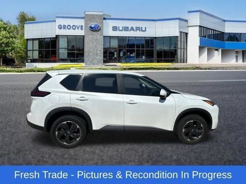 Used 2024 Nissan Rogue SV AWD/4WD image 7