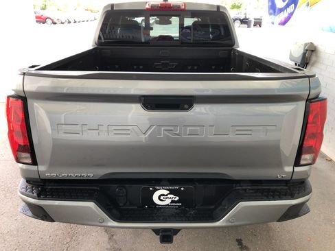 Used 2024 Chevrolet Colorado LT w/ LT Convenience Package II AWD/4WD image 7