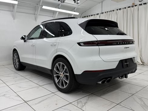 Certified 2025 Porsche Cayenne image 14