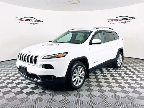 Used 2017 Jeep Cherokee Limited AWD/4WD image 4