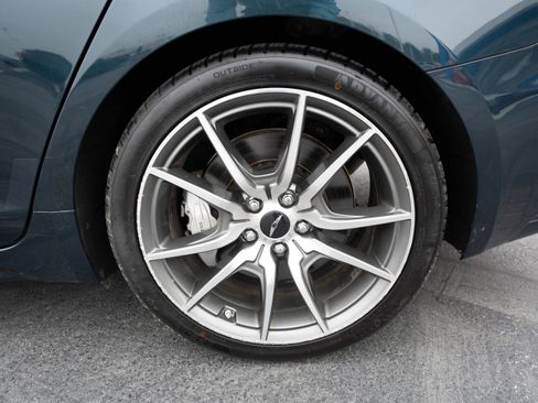 Used 2025 Genesis G70 2.5T RWD image 28