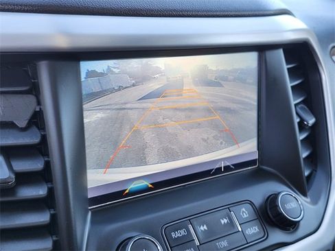 Used 2017 GMC Acadia SLE w/ Driver Alert Package I image 23