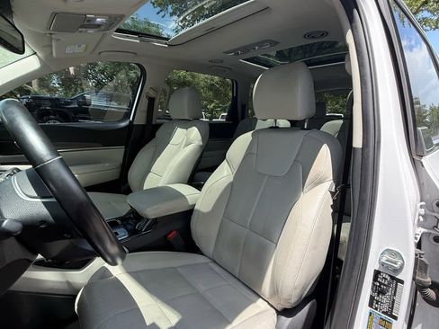 Used 2022 Kia Telluride SX image 9
