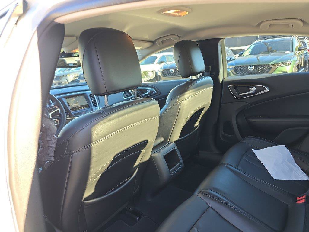 Used 2017 Chrysler 200 Limited Platinum FWD image 16