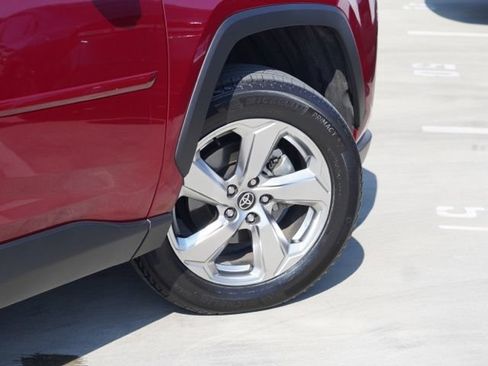 Used 2021 Toyota RAV4 XLE Premium AWD/4WD image 9