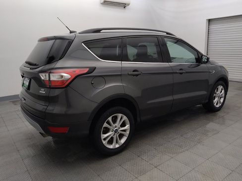 Used 2018 Ford Escape SE FWD image 10
