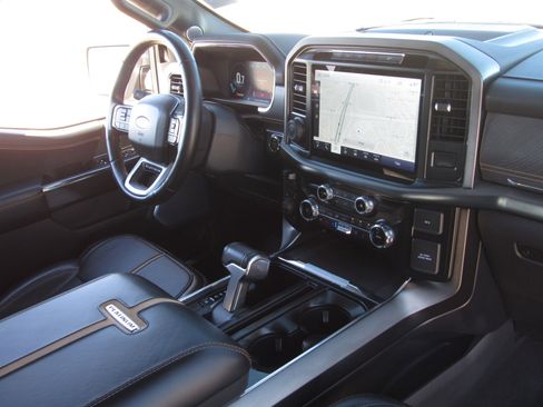 Used 2023 Ford F150 Platinum image 10