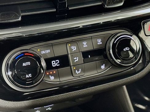 Used 2025 Buick Envista Sport Touring w/ Convenience I Package image 18