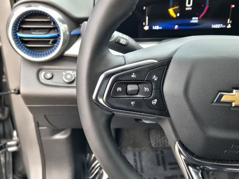 Certified 2025 Chevrolet Trax LT w/ LT Convenience Package image 28