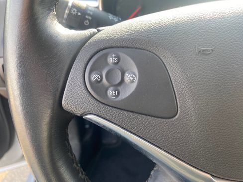 Used 2016 Chevrolet Impala LT w/ Convenience Package image 30