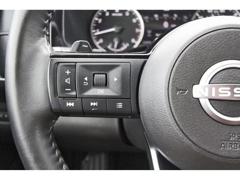 Used 2024 Nissan Pathfinder SL FWD image 15