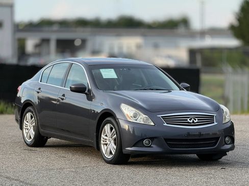 Used 2011 INFINITI G25 x w/ Moonroof Pkg AWD/4WD image 1