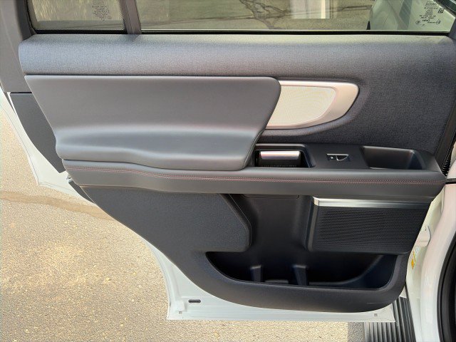 Used 2025 Ford Expedition Active AWD/4WD image 25