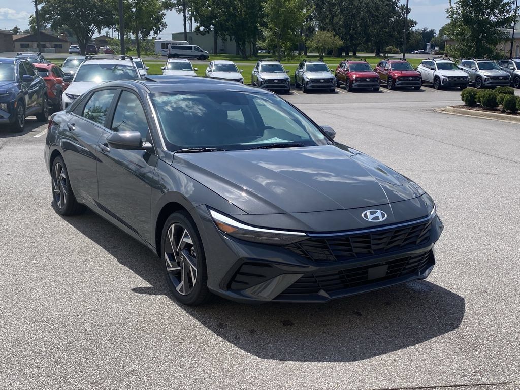 New 2026 Hyundai Elantra Limited FWD image 2