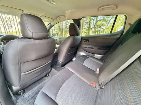 Used 2018 Nissan Leaf SV FWD image 15