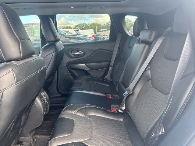 Used 2022 Jeep Cherokee Limited AWD/4WD image 13