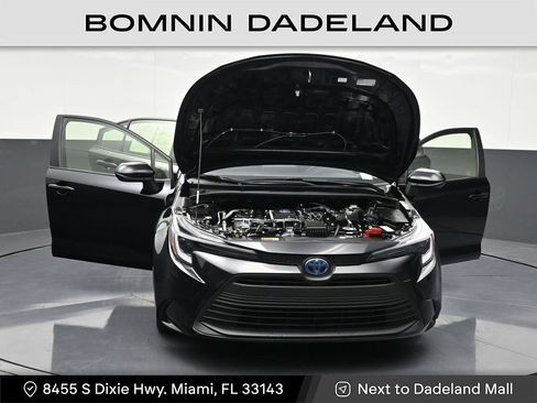 Used 2024 Toyota Corolla LE image 39