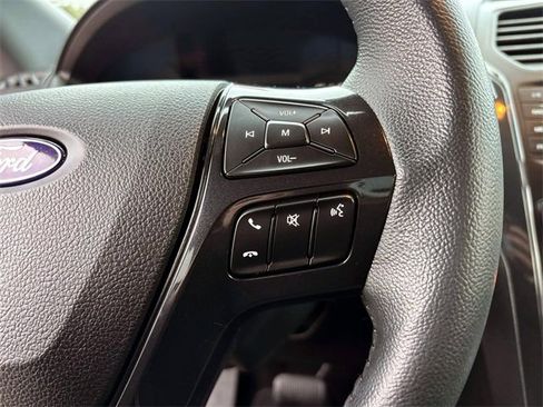Used 2019 Ford Explorer XLT image 19