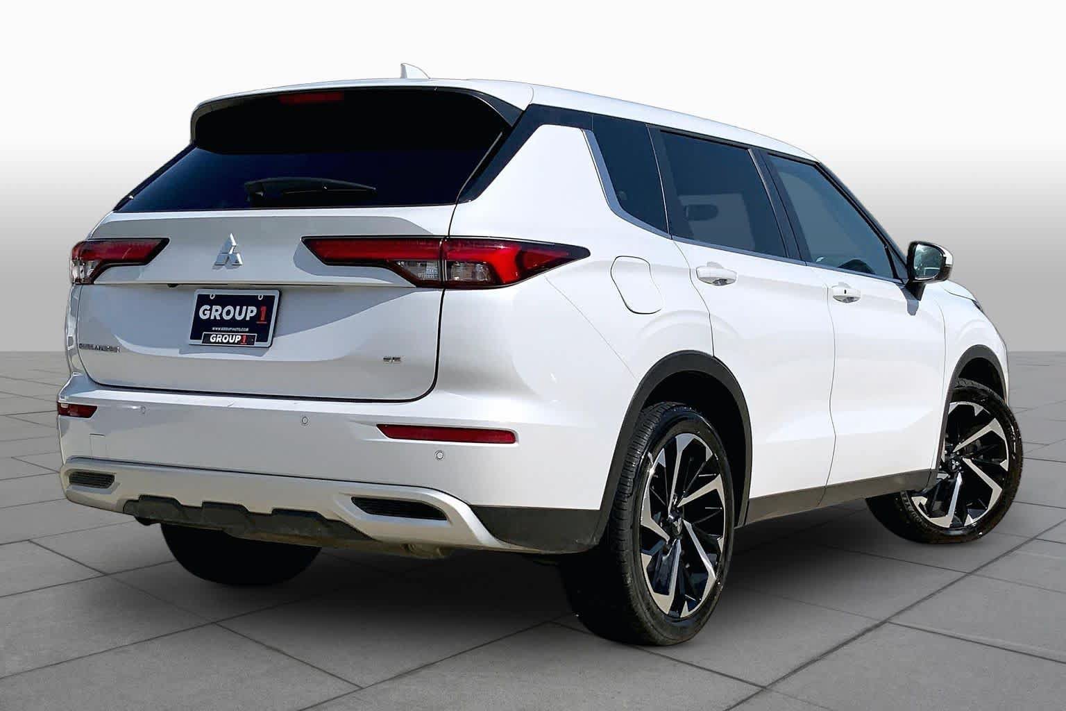 Used 2024 Mitsubishi Outlander SE FWD image 13