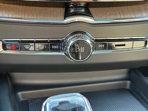 New 2026 Volvo XC60 B5 Plus w/ Climate Package image 33