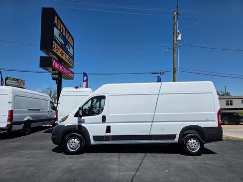 Used 2018 RAM ProMaster 3500 w/ Interior Convenience Group image 25