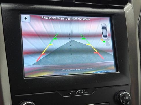 Used 2019 Ford Fusion SE image 7