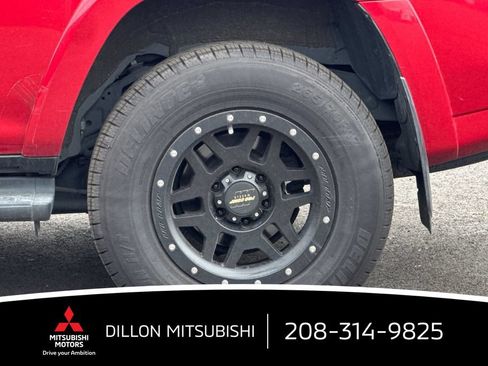 Used 2021 Toyota 4Runner TRD Off-Road Premium w/ Moonroof Package AWD/4WD image 31