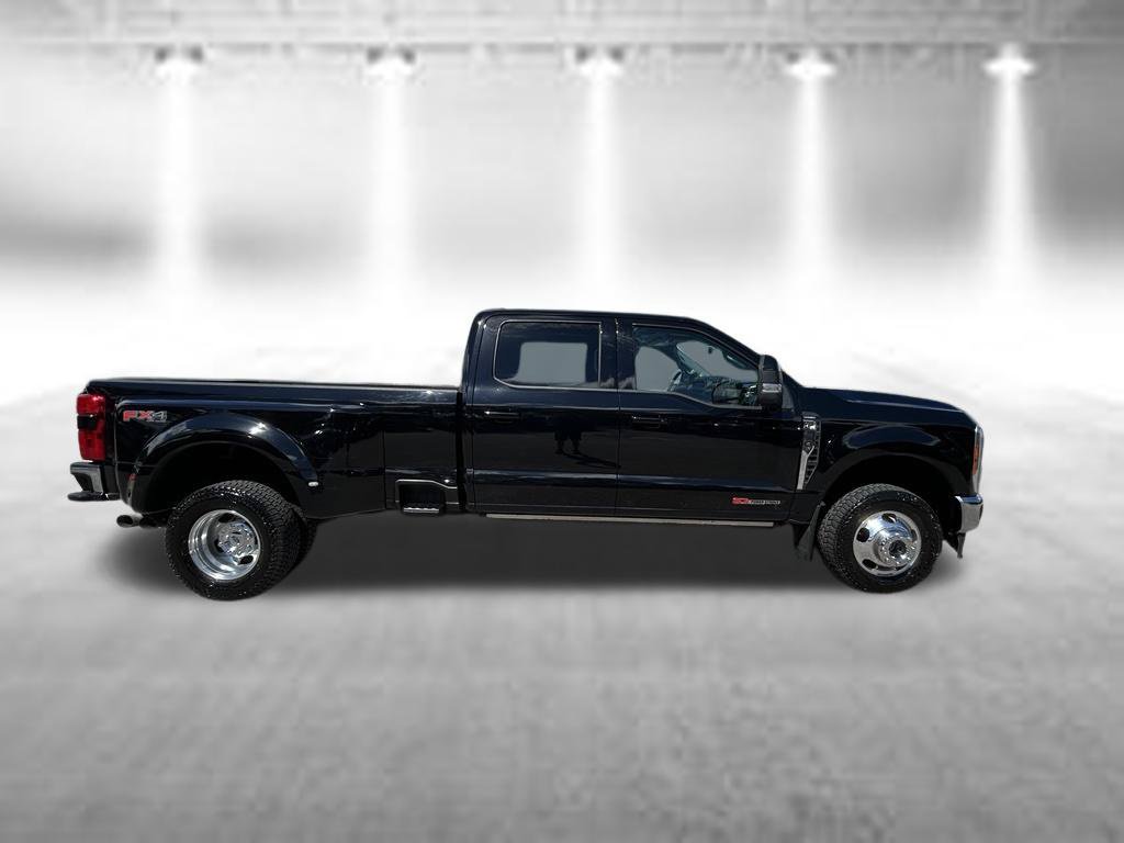 Used 2023 Ford F350 Lariat w/ Lariat Ultimate Package AWD/4WD image 3