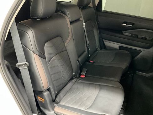 Used 2025 Nissan Pathfinder Platinum w/ Cargo Package AWD/4WD image 24