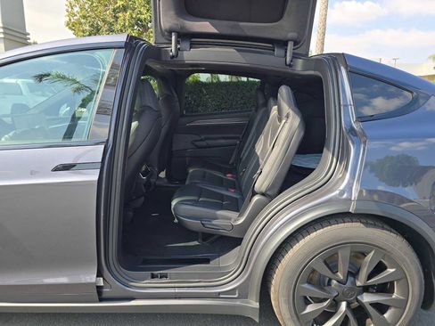Used 2022 Tesla Model X AWD/4WD image 16