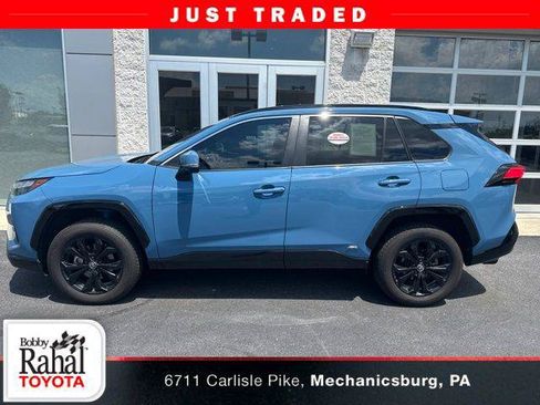 Certified 2022 Toyota RAV4 SE w/ Convenience Package AWD/4WD image 1