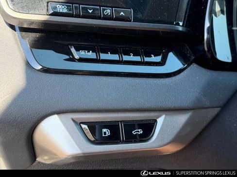 Used 2025 Lexus RX 350 AWD/4WD image 27