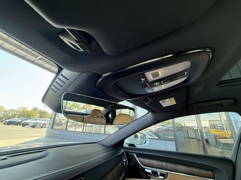 Used 2022 Volvo S90 B6 Inscription w/ Advanced Package AWD/4WD image 31