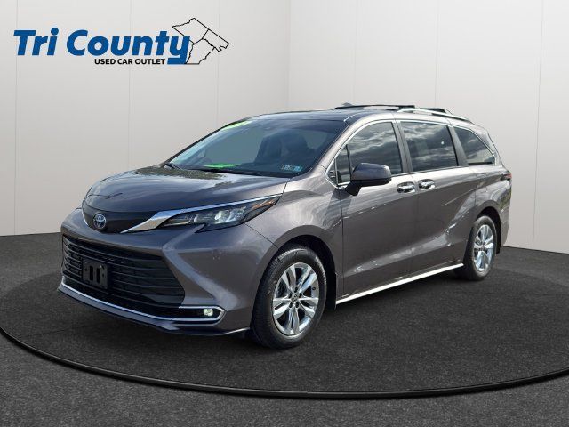 Certified 2024 Toyota Sienna XLE w/ XLE Plus Package AWD/4WD image 3