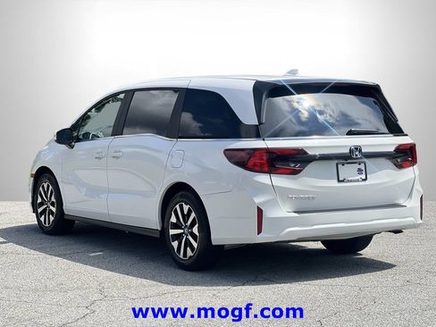Used 2025 Honda Odyssey EX-L image 2
