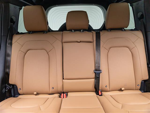 New 2026 Land Rover Defender 110 X-Dynamic SE AWD/4WD image 18