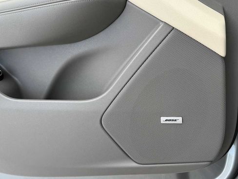 Used 2025 Cadillac XT6 Premium Luxury w/ Technology Package image 14