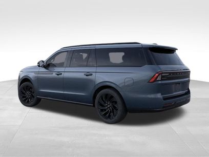 New 2026 Lincoln Navigator L Reserve w/ Jet Appearance Package