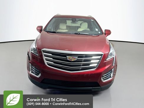 Used 2017 Cadillac XT5 Luxury w/ Driver Awareness Package FWD image 3